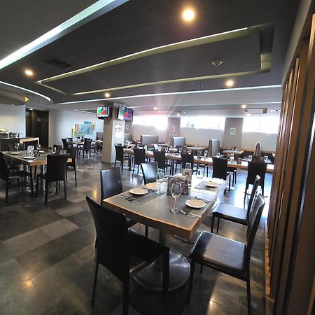 Ramada By Wyndham Mexico City Santa Fe Eksteriør billede