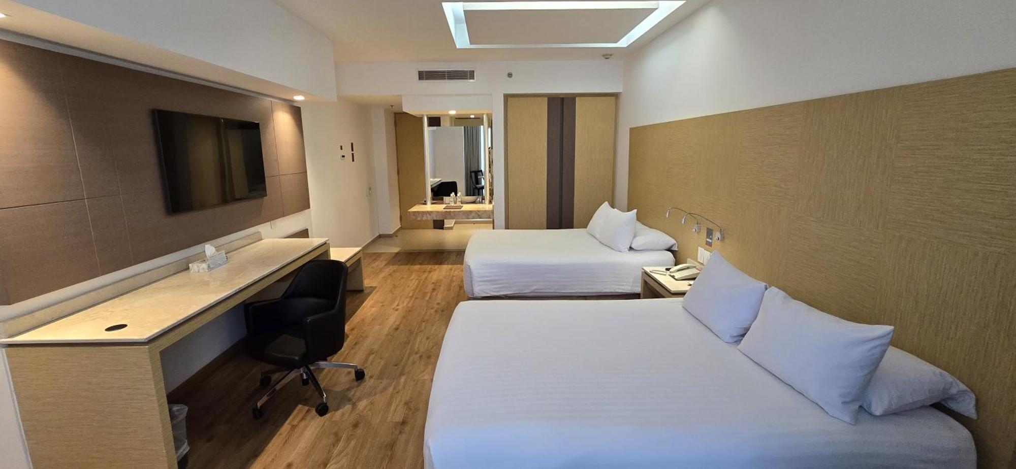 Ramada By Wyndham Mexico City Santa Fe Eksteriør billede
