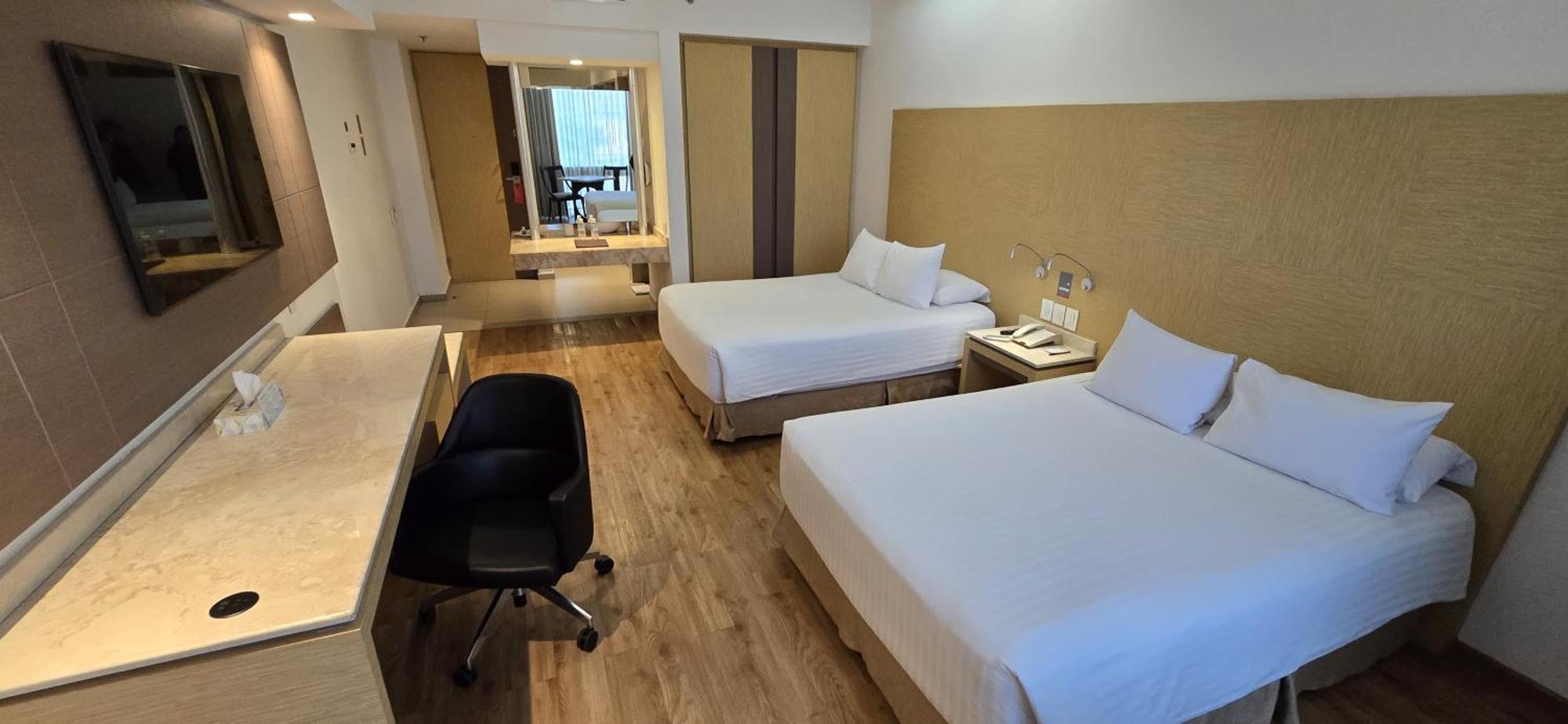 Ramada By Wyndham Mexico City Santa Fe Eksteriør billede