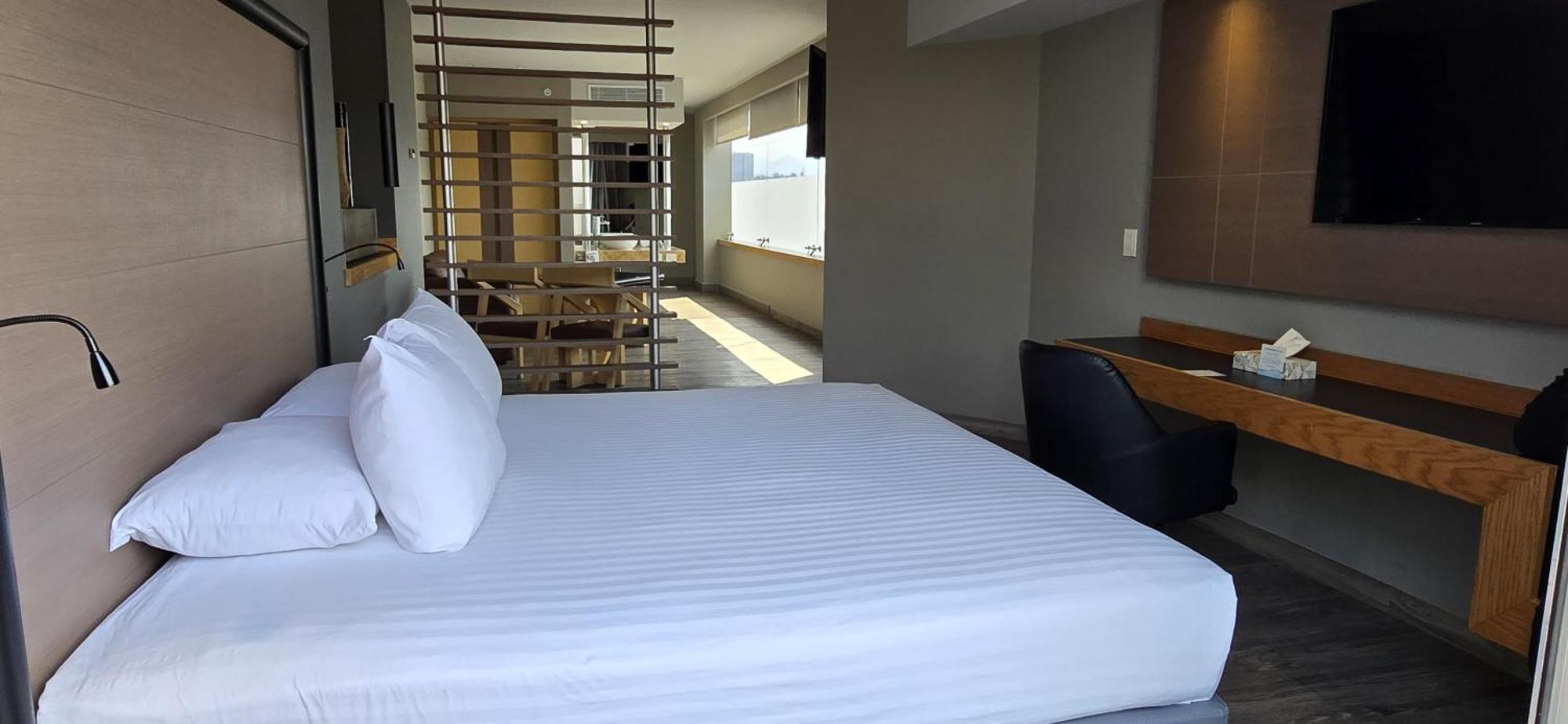 Ramada By Wyndham Mexico City Santa Fe Eksteriør billede