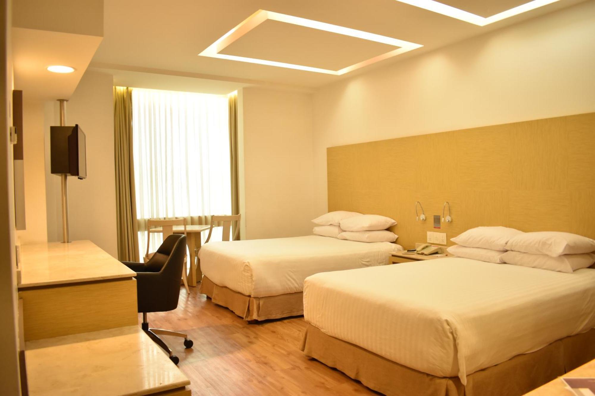 Ramada By Wyndham Mexico City Santa Fe Eksteriør billede